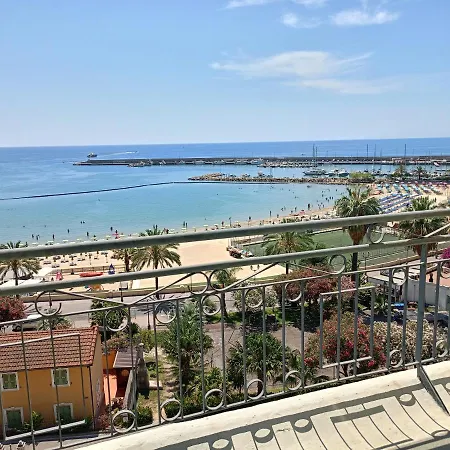 Dimora Dolce - Attico Sul Mare Appartement *